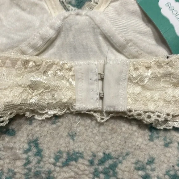 size large ivory lace halter Maurice’s bra - Picture 4 of 7